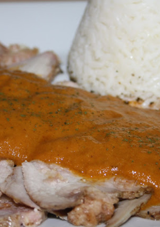 Una foto de Lomo mechado en salsa