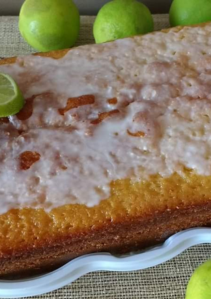 Una foto de Keke Limón y Yogurt con Glaseado de Limón