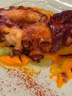 Foto de Polvo com Espargos e Puré de Batata-Doce