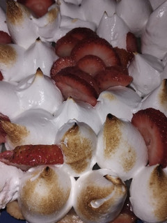 Una foto de Tarta de limón y frutillas!!🍓🍓