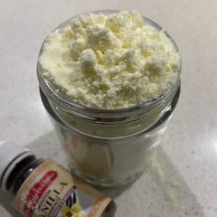 A picture of Coffee creamer.