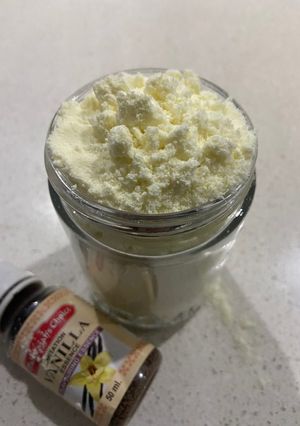 A picture of Coffee creamer.