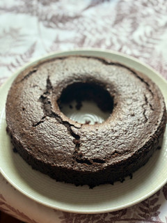 Una foto de Bizcocho de chocolate sin huevo y sin leche
