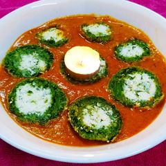 A picture of Dumplings in Velvet gravy.