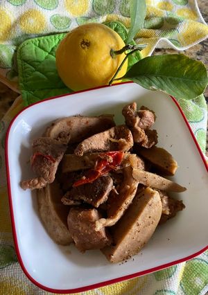 Hình của món Thịt heo kho chả lụa.