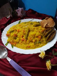 ভেজ খিচুড়ি(veg khichuri recipe in Bengali) রেসিপির প্রধান ছবি
