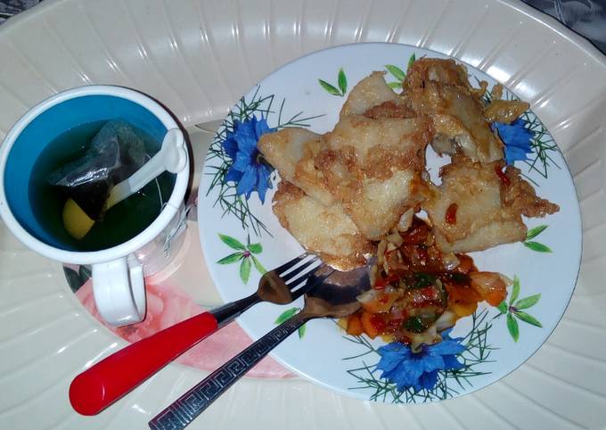 Fried yam & vegetables sauce with black tea(break fast)