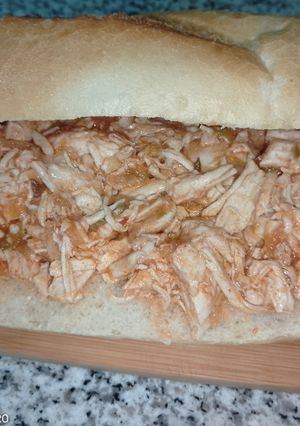 Foto principal de Bocadillo de pollo desmechado "express"
