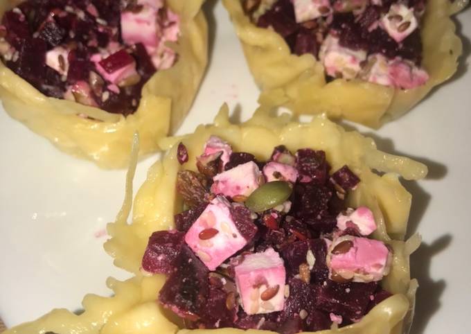 Салат з буряком і фетою в сирних корзинках🧀