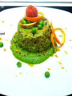 Una foto de 🍵🍊Quinoa con crema de guisantes y ralladura de naranja🍊🍊