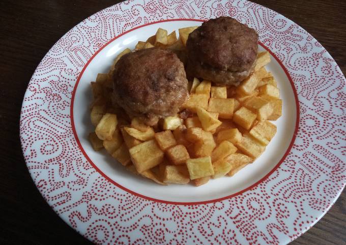 Recette Savoureux Fricadelles et dés de pommes de terre