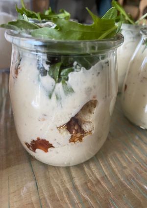 Une photo de Tiramisu salé au mascarpone et roquette