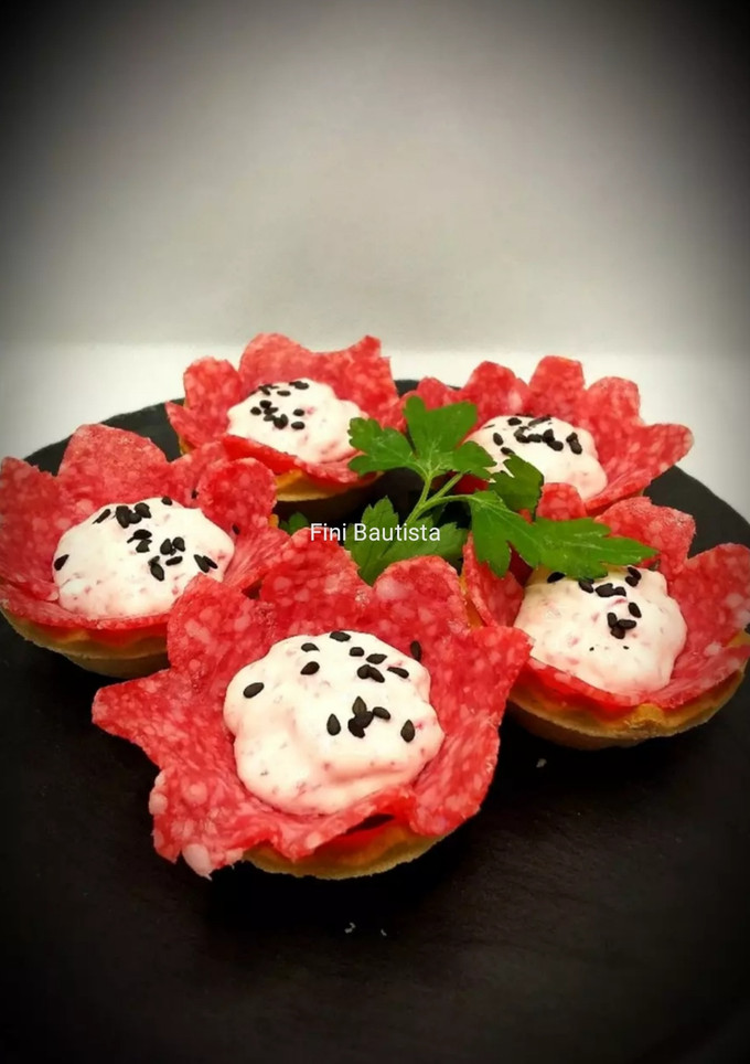 Una foto de Canapés de paté de salami en tartaletas