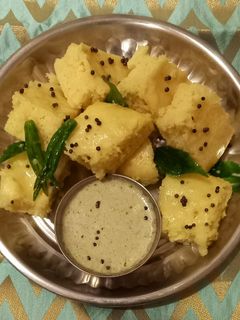 खंमग ढोकळा (khaman dhokla recipe in marathi) रेसिपी चे मुख्य फोटो