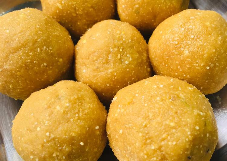 Recipe of Perfect Roasted bengal gram ladoo pottu kadalai urundai powdered