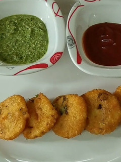 A picture of Farali Vada(Arrowroot Vada).