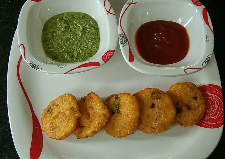 Recipe of Super Quick Homemade Farali Vada(Arrowroot Vada)