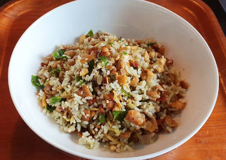  Resep  Nasi goreng tempe  cabe  hijau  oleh Parti Bugiyani 