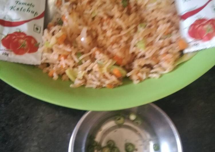 How to Prepare Super Quick Homemade Schezwan Fried Rice