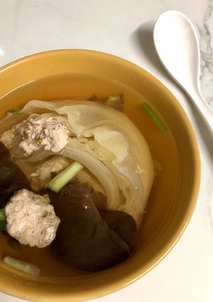 รูปของ ต้มจืดกะหล่ำปลีอกไก่ 🍲