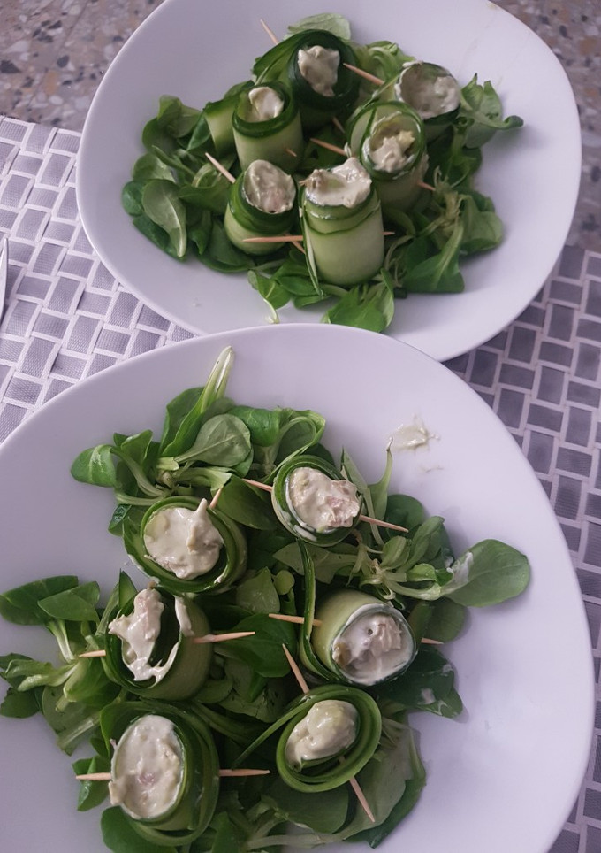 Una foto de Rollitos de pepino