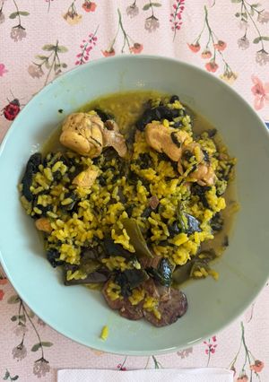 Una foto de Arroz Caldoso de Pollo y Conejo