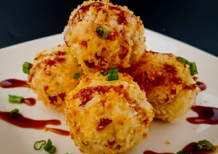 Cheesy bacon and rice croquettes