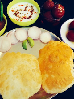 छोले भटूरे (chole bhature recipe in Hindi) रेसिपी मुख्य फोटो