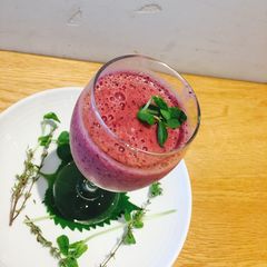 A picture of Sweet potato and berries smoothie.