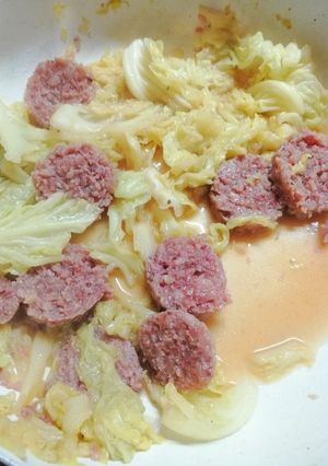 Foto di Verza al vino e salamino