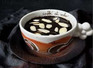 Foto di Mug Cake alle Mandorle e Cioccolato al Microonde