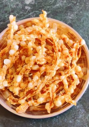 A picture of Sabudana Tomato Potato Chakri.