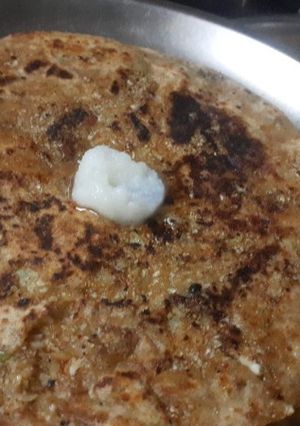 A picture of Ghobhi ka paratha.