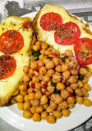 Una foto de Milas de Pollo con Queso y Garbanzos! 🇦🇷❤️