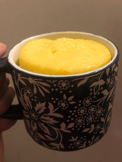 Una foto de Torta en taza de naranja