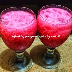 A picture of Fresh pomegranate juice.