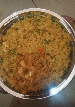 A picture of Jollof rice.