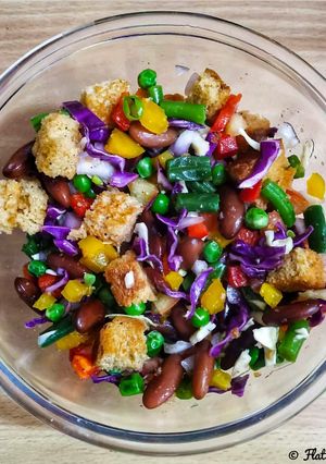 A picture of Veggie Bean Bowl.