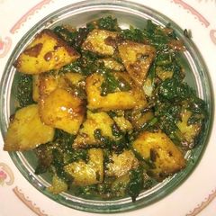 A picture of Aalu palak.