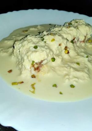 गाजर रसमलाई (gajar rasmalai recipe in Hindi) रेसिपी मुख्य फोटो
