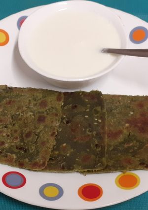 A picture of Spinach & Quinoa Flour Parathas.