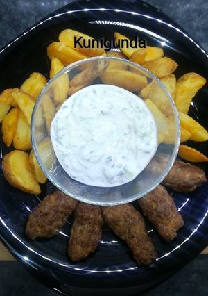 Gyros fűszeres fasírt tzatziki mártással recept fotója
