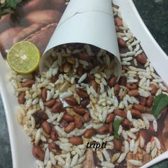 Spicy puffed rice A picture of Spicy puffed rice.
