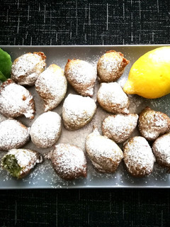 Una foto de Buñuelos con alga espirulina en 10 minutos
