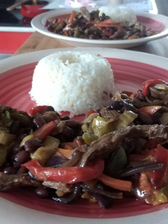 Una foto de Mix Carne, porotos y pimientos