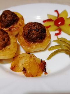 Darált hússal töltött krumpli recept fotója