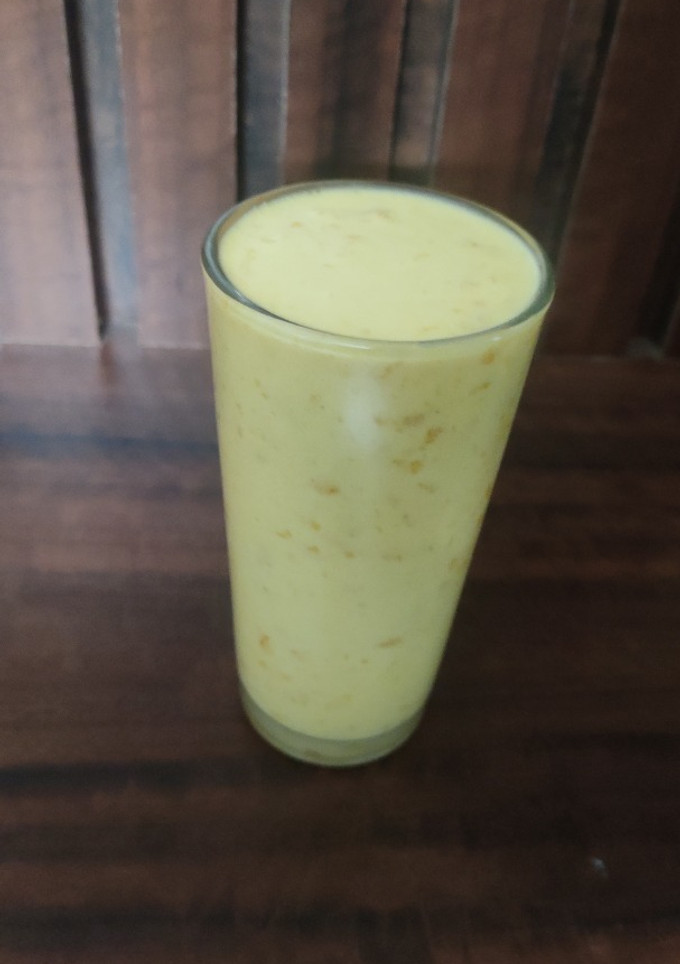 மேங்கோ லஸ்ஸி (Mango lassi) செய்முறை முக்கிய புகைப்படம்