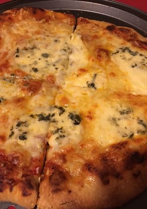 Una foto de Focaccia de 4 quesos