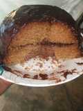 Bizcocho relleno y cubierto de chocolate
