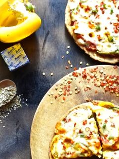 নো ইস্ট নো ওভেন পিজ্জা (no yeast no oven pizza recipe in Bengali) রেসিপির প্রধান ছবি